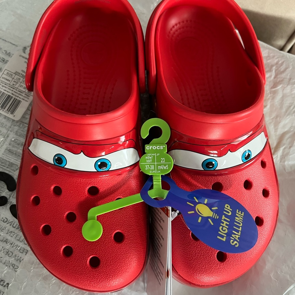 Brand new just arrived Crocs Lightning McQueen Sz Mens 5/Women’s 7 NWT